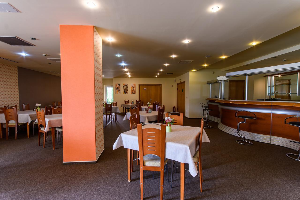 Hotel Torontal Timisoara Ngoại thất bức ảnh