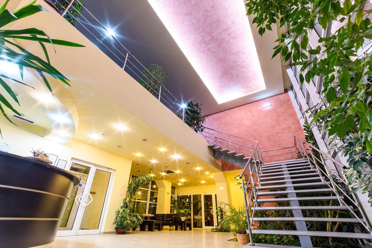 Hotel Torontal Timisoara Ngoại thất bức ảnh