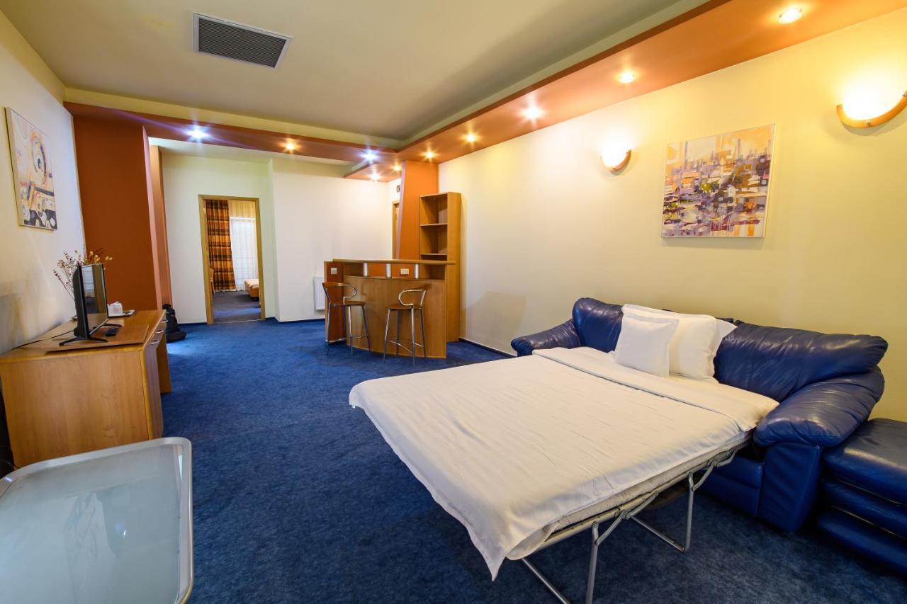 Hotel Torontal Timisoara Ngoại thất bức ảnh